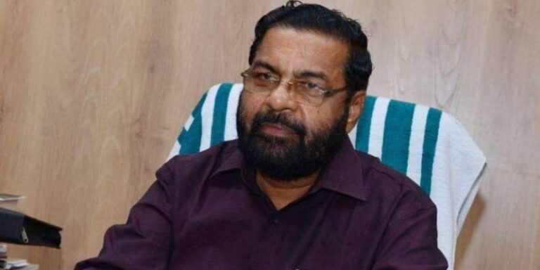 സംസ്ഥാനത്തെ ടൂറിസം മേഖലയില്‍ 15000 കോടി രൂപയുടെ നഷ്ടമുണ്ടായതായി മന്ത്രി കടകംപളളി സുരേന്ദ്രന്‍