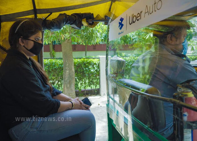 ഊബറും ബജാജും ചേര്‍ന്ന് ഒരു ലക്ഷം ഓട്ടോറിക്ഷകളില്‍ സുരക്ഷാ മറ സ്ഥാപിക്കുന്നു